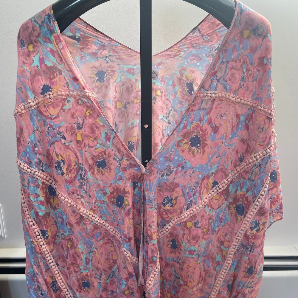 Elizabeth Gillett Pink and Blue Floral V-Neck Kaftan